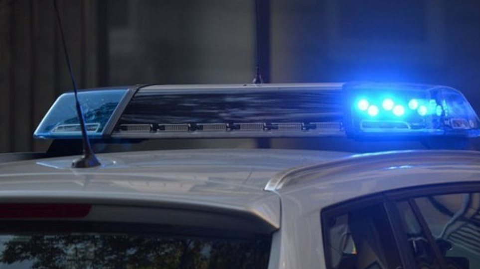 Επεισοδιακή σύλληψη στη Θεσσαλονίκη: Πέταξε… πυροσβεστήρες σε περιπολικό για να διαφύγει