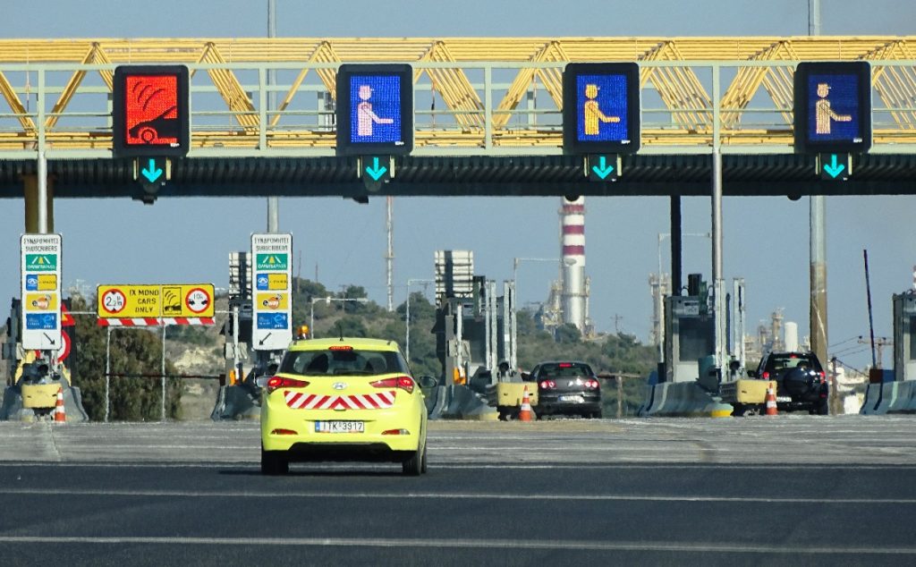 Περισσότερα δέματα παρά επιβάτες στα ΚΤΕΛ: Τι γίνεται στα διόδια