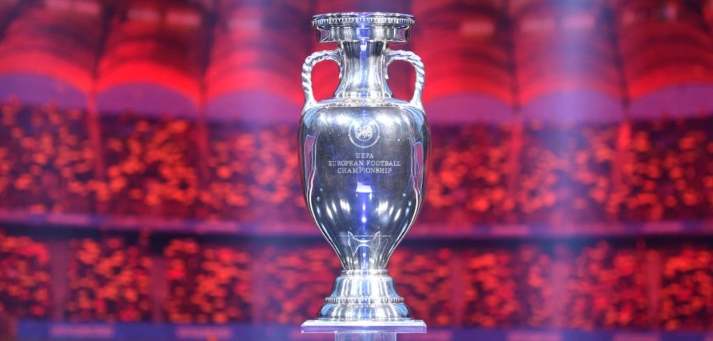 Ρουμανία: Τους έπεσε το τρόπαιο του Euro σε ζωντανή σύνδεση (βίντεο)