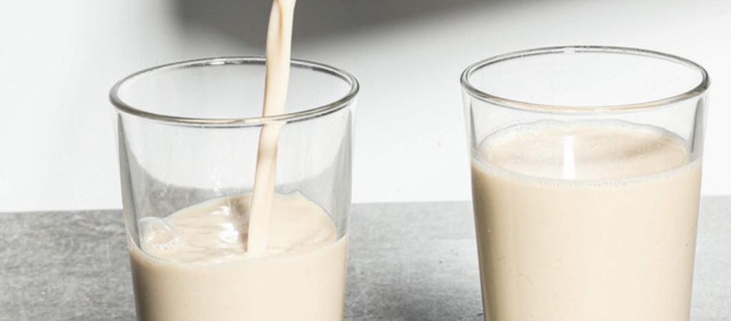 Γάλα αρακά: Το ρόφημα που άπαντες αξίζει να δοκιμάσετε έστω μία φορά
