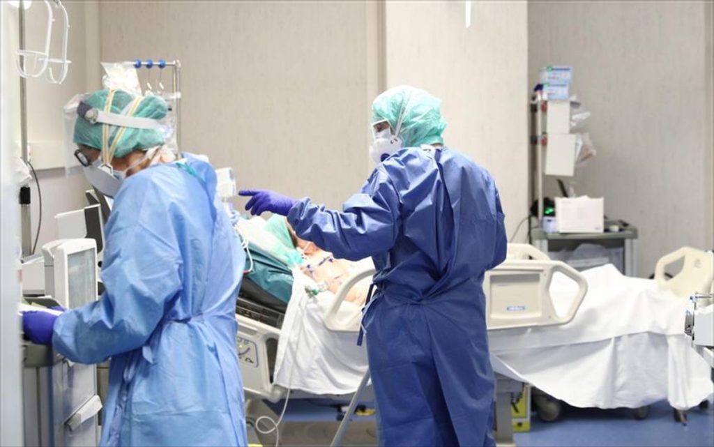 Κορωνοϊός: «Συναγερμός» στο γενικό νοσοκομείο Χαλκίδας – Επτά τραυματιοφορείς βρέθηκαν θετικοί