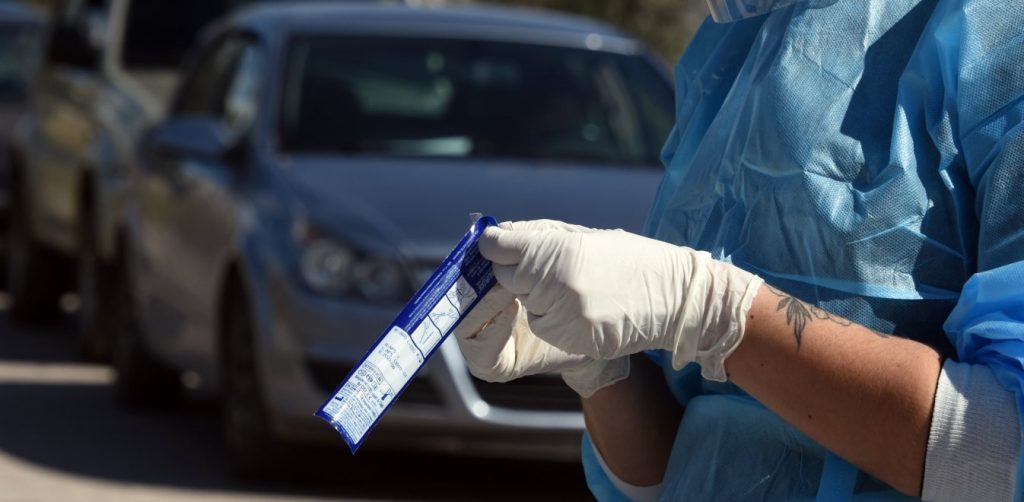 Α.Εξαδάκτυλος: «Οι πολίτες να κάνουν self test πριν το τραπέζι του Πάσχα»