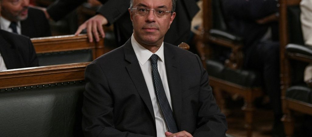 Χ.Σταϊκούρας: «Στα 15 δισ. το πακέτο μέτρων στήριξης – Σε βιώσιμα επίπεδα το χρέος»