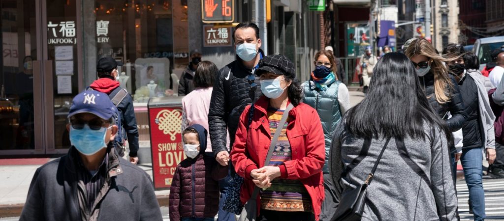 Προνόμια για τους εμβολιασμένους σύμφωνα με το αμερικανικό CDC – Πότε αποχαιρετούν οριστικά τις μάσκες;