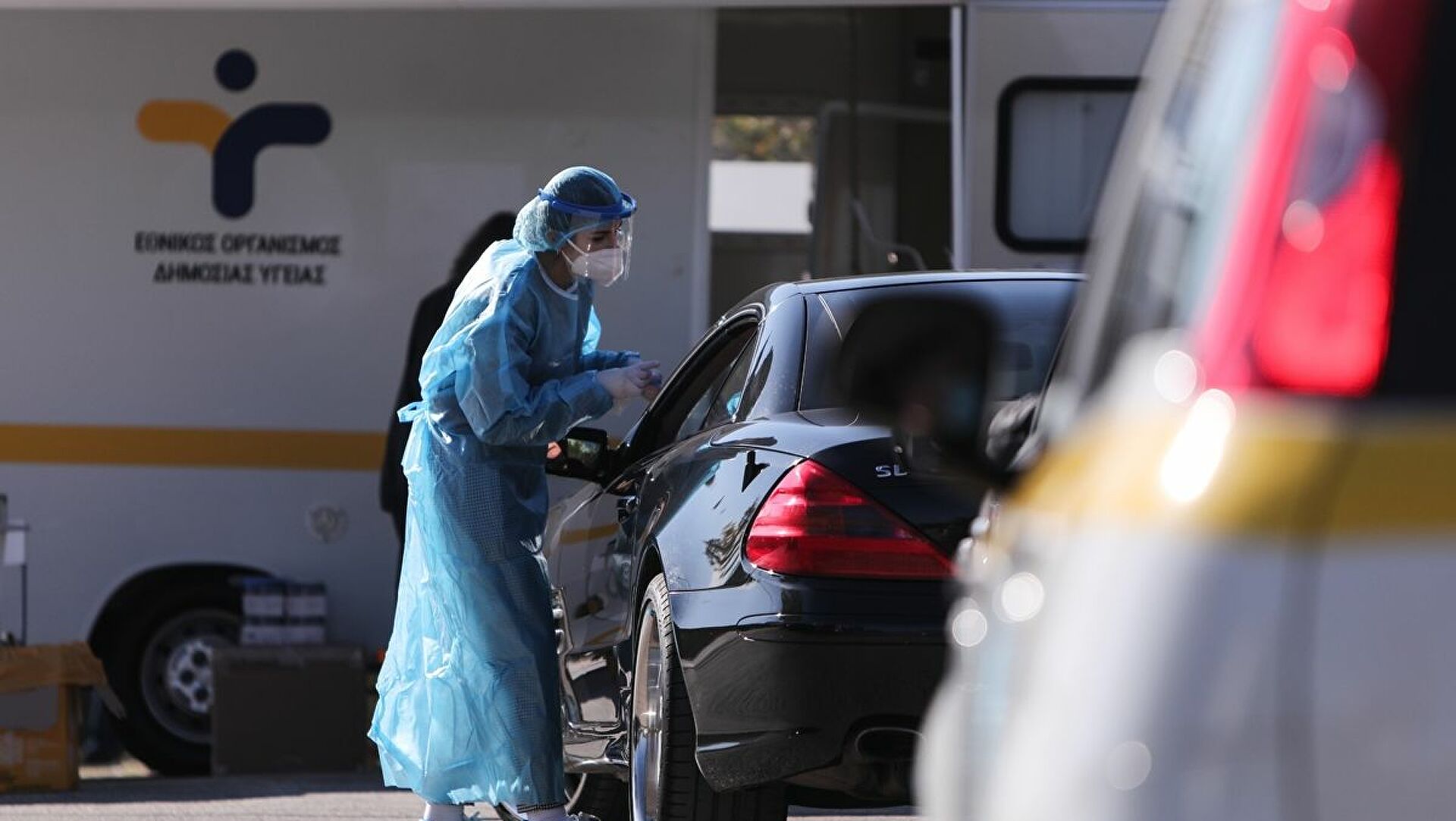 Ποιες περιοχές της χώρας μπαίνουν στο «βαθύ κόκκινο» και ποιες στο  «κόκκινο»