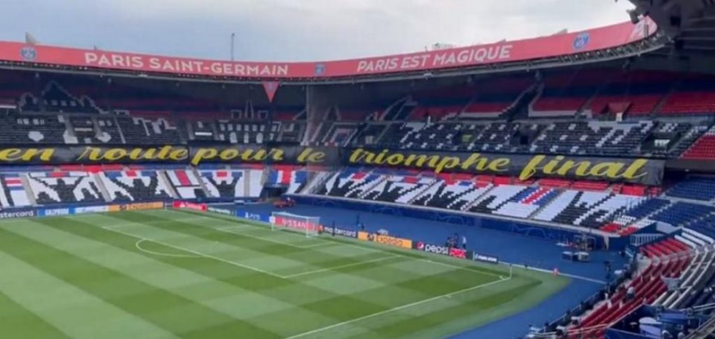Ασύλληπτο κορεό από τους οπαδούς της Παρί Σεν Ζερμέν πριν το ματς με τη Μάντσεστερ Σίτι (βίντεο)