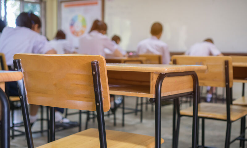Σχολεία: Οι οδηγίες για τη δικαιολόγηση απουσιών – Τι ισχύει για όσους διαμένουν με ευπαθή άτομα