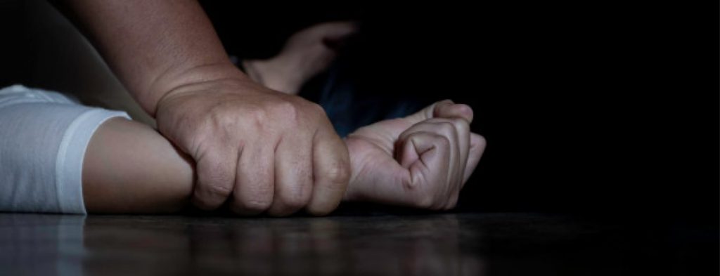 Βούλα: Αλλοδαπός πήγε να βιάσει 23χρονη κοπέλα – Τον έβγαλε βίντεο τη στιγμή της επίθεσης