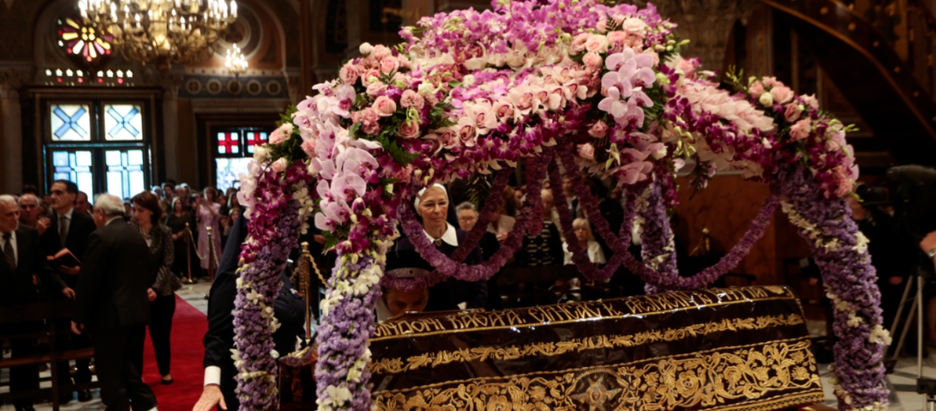 Δείτε ζωντανά την Ακολουθία και την Περιφορά του Επιταφίου (βίντεο)