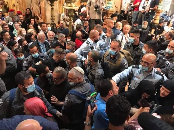 Ιερουσαλήμ-επεισόδια: Η ισραηλινή αστυνομία εμπόδισε Χριστιανούς να παρευρεθούν στην τελετή αφής του Αγίου Φωτός