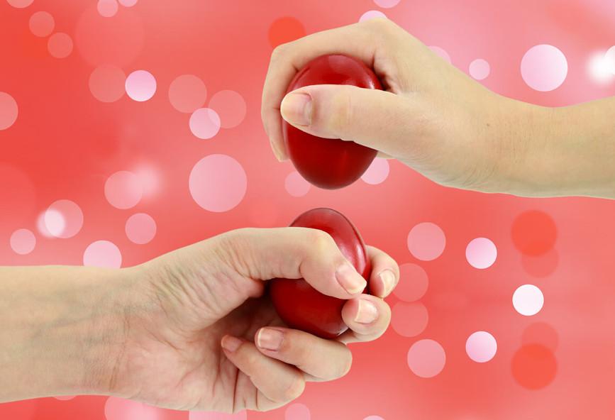 Αυτό είναι το απόλυτο κόλπο για να διαλέξετε το αυγό που θα βγει νικητής στο τσούγκρισμα (φωτο)