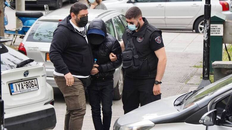 Στον Κορυδαλλό αύριο ο Μένιος Φουρθιώτης: Θα υποβληθεί σε τεστ για τον κορωνοΙό πριν τη μεταφορά του