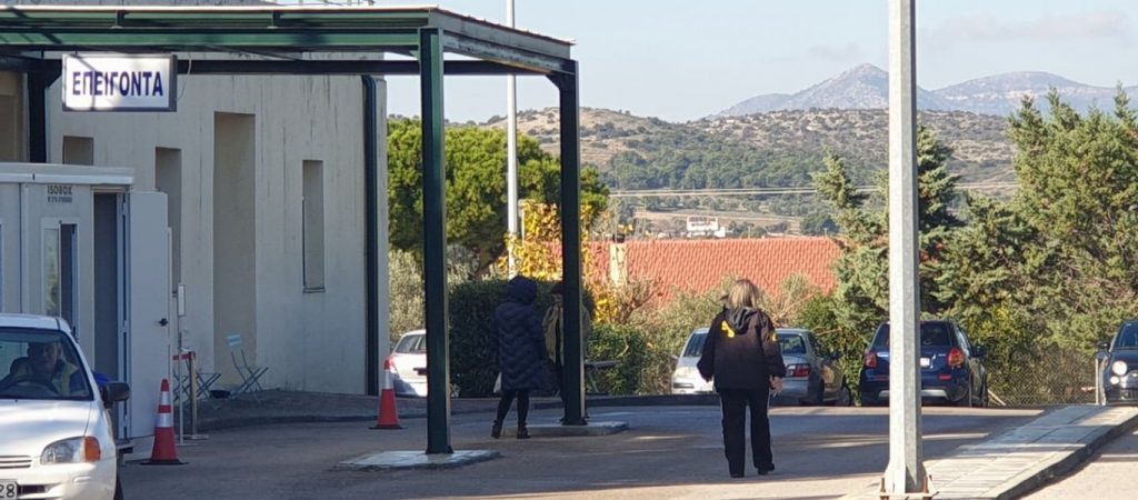 Έγκλημα στο ΚΥ Καλυβίων: Συνελήφθη ο δράστης – «Μου είχε κάνει μάγια και για αυτό τον σκότωσα»