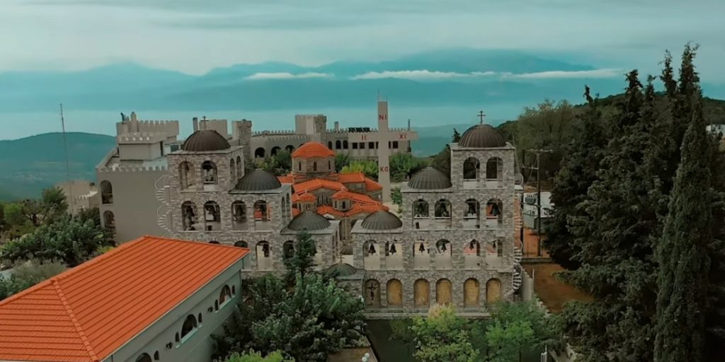 Αυτό είναι το μεγαλύτερο καμπαναριό της Ελλάδας – Ακούγεται ακόμη και στα 100 χλμ! (βίντεο)