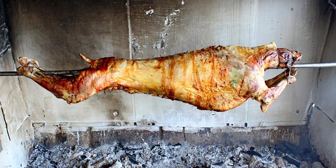 Αυτό το ήξερες; – Γιατί το Πάσχα σουβλίζουμε αρνί;