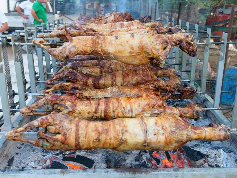 Αρχαιοελληνικό έθιμο το σούβλισμα του αρνιού – H «πλεκτή» και to «γαρδούμιο»