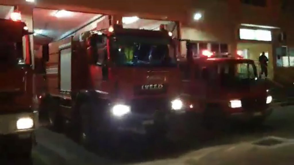 Οι Πυροσβέστες στα Καλάβρυτα είπαν το «Χριστός Ανέστη» με τον πιο… ηχηρό τρόπο (βίντεο)