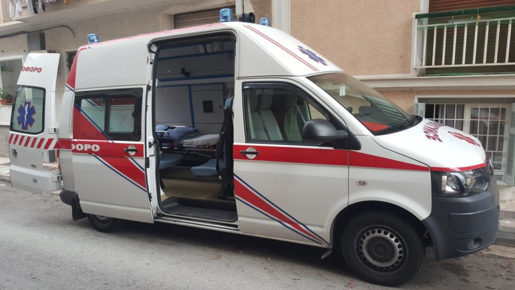 Θεσπρωτία: Mετέφεραν παράνομους μετανάστες με ιδιωτικό ασθενοφόρο