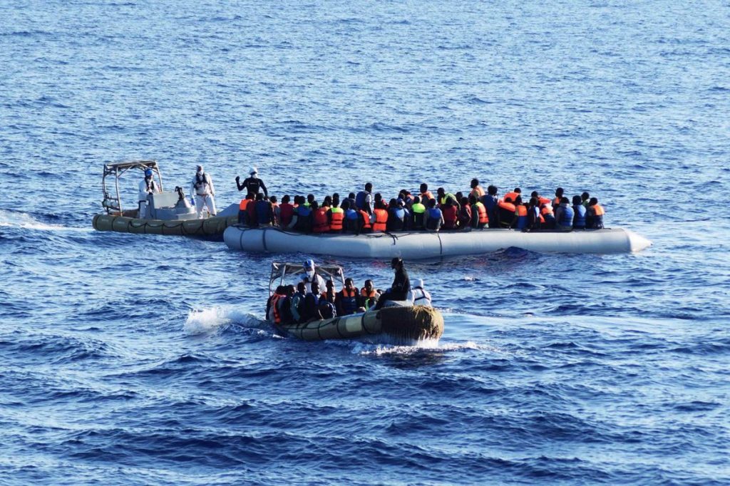 Εκατοντάδες παράνομοι μετανάστες διασώθηκαν ανοικτά της Λιβύης