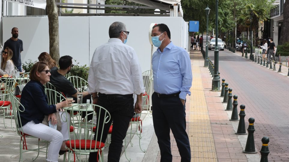 Εστίαση: Ο Α.Γεωργιάδης είδε… «χαμόγελα» στα άδεια καταστήματα (φώτο)