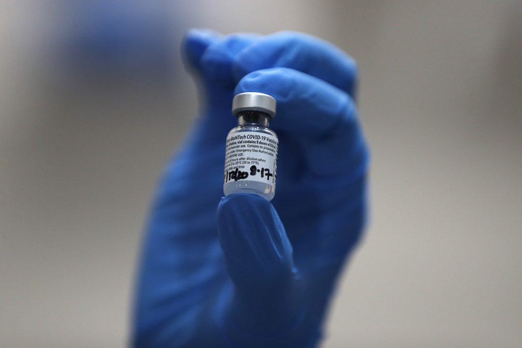 Εμβόλιο Pfizer/BioNTech: O Ευρωπαϊκός Οργανισμός Φαρμάκων άρχισε την αξιολόγησή του για τις ηλικίες 12-15 ετών