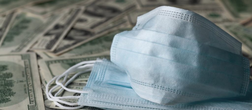 Ο θάνατός σου η ζωή μου: Μείωση εισοδήματος για το 50% των πολιτών λόγω lockdown – 26 δισ. $ τα κέρδη των φαρμακευτικών