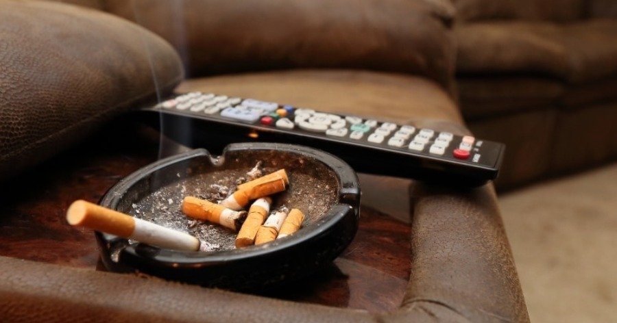 Έτσι θα εξαφανίσετε την μυρωδιά του τσιγάρου από το σπίτι σας!