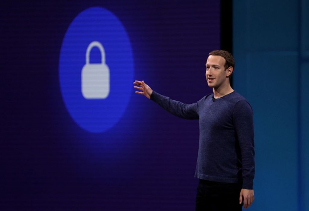 Αποκάλυψη: Το Facebook που λογοκρίνει δημοσιεύματα για τον κορωνοϊό μέτοχος σε εταιρείες που κατασκευάζουν εμβόλια!