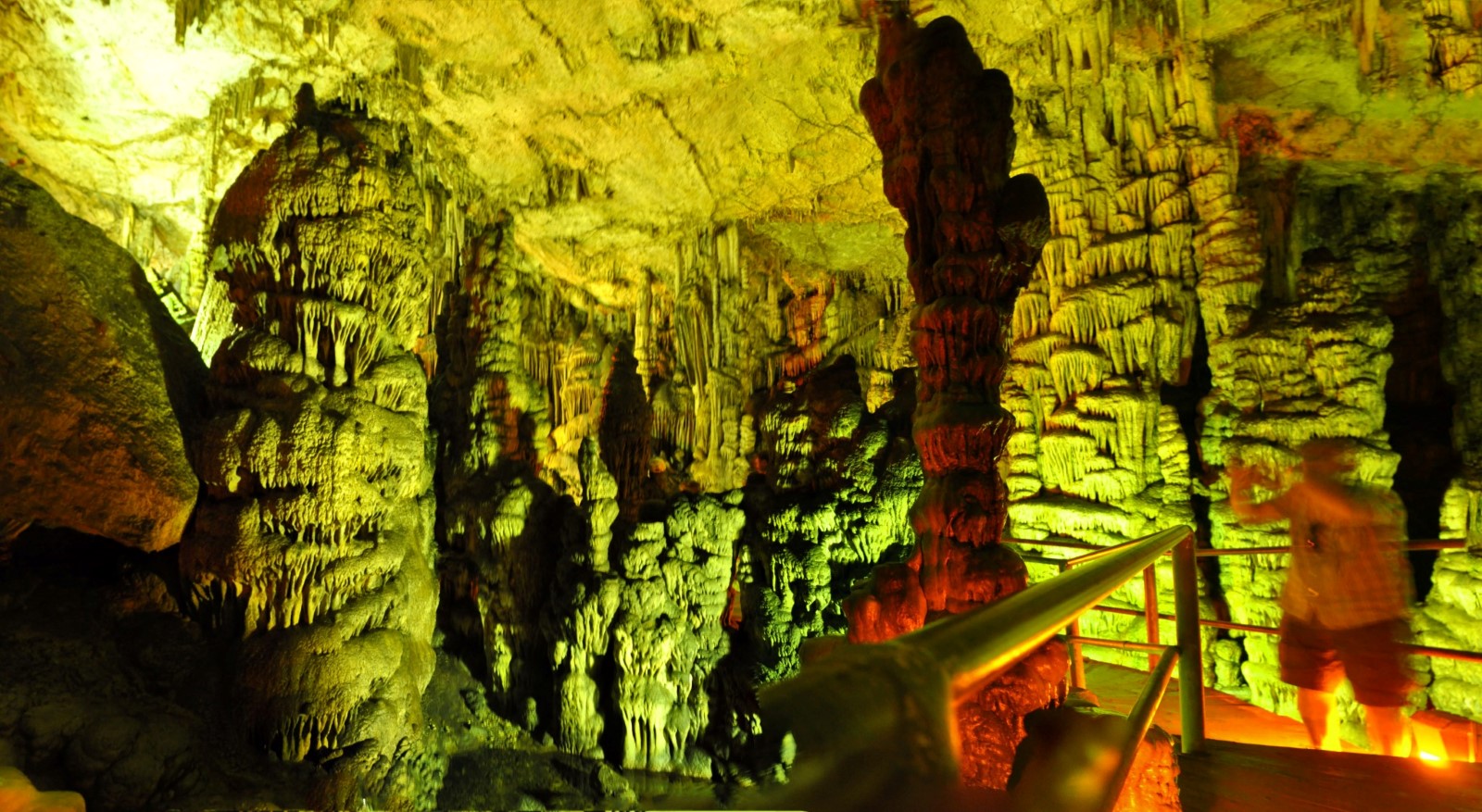 Δείτε την σπηλιά στον Ψηλορείτη όπου γεννήθηκε ο Δίας (φώτο)