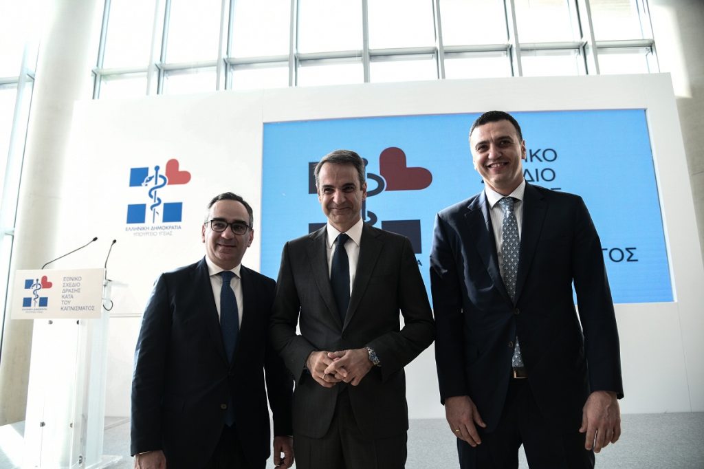 Πρωτοφανές: Ανοιχτά εμβολιαστικά κέντρα μέχρι… τα μεσάνυχτα – Προσπαθούν να πείσουν τους πολίτες να εμβολιαστούν