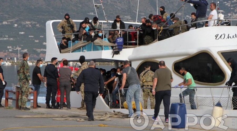 Ελληνική Λύση: «Η απόβαση των 170 μεταναστών στην Καλαμάτα αποδεικνύει ότι η Ελλάδα είναι ‘ξέφραγο αμπέλι’»