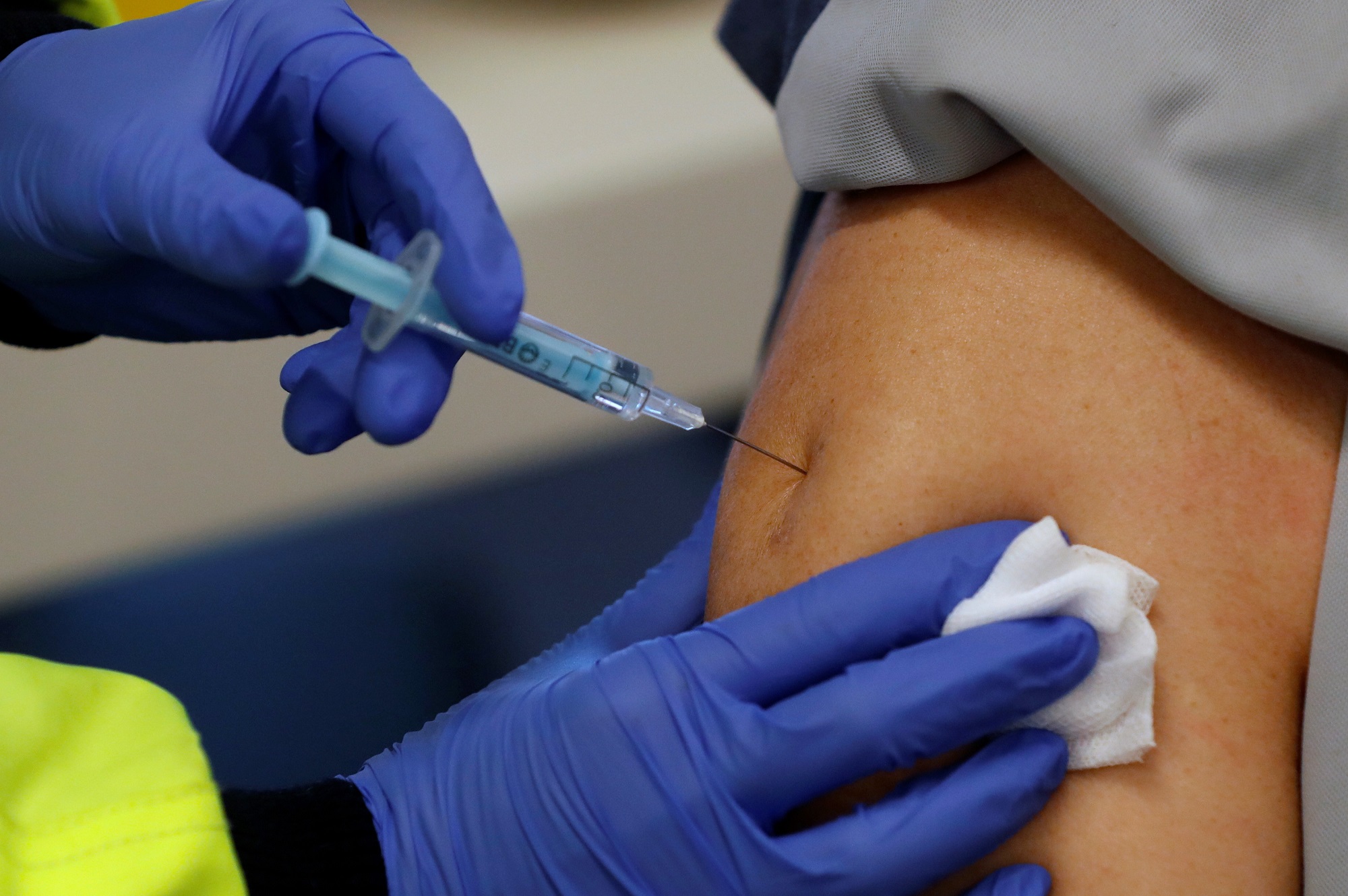 Βρετανία: Θα χορηγήσει και τρίτη δόση εμβολίου του κορωνοϊού σε όλους όσους είναι άνω των 50 ετών