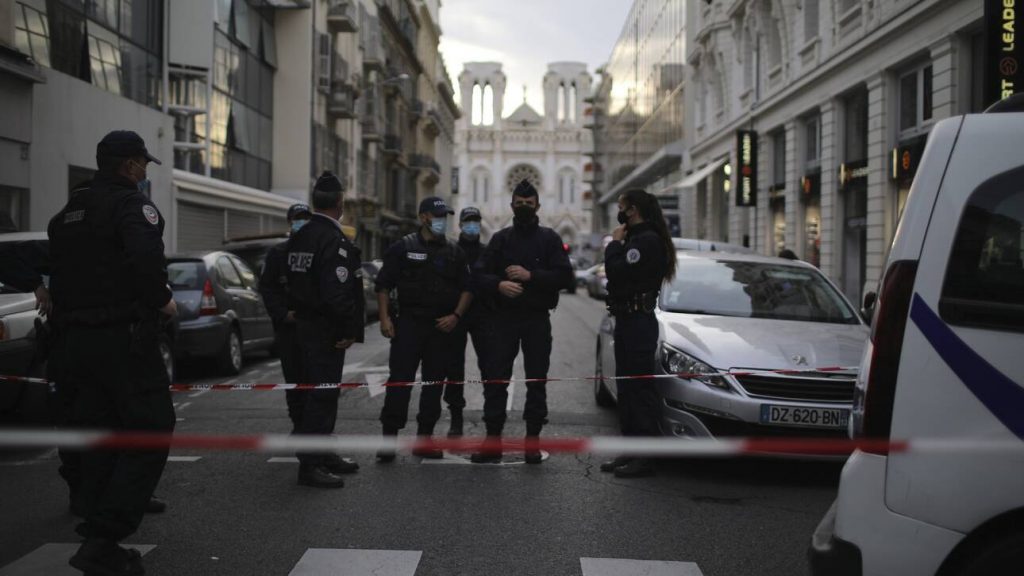 Αδιανόητο έγκλημα στη Γαλλία: Άνδρας έκαψε ζωντανή τη γυναίκα του αφού πρώτα την πυροβόλησε