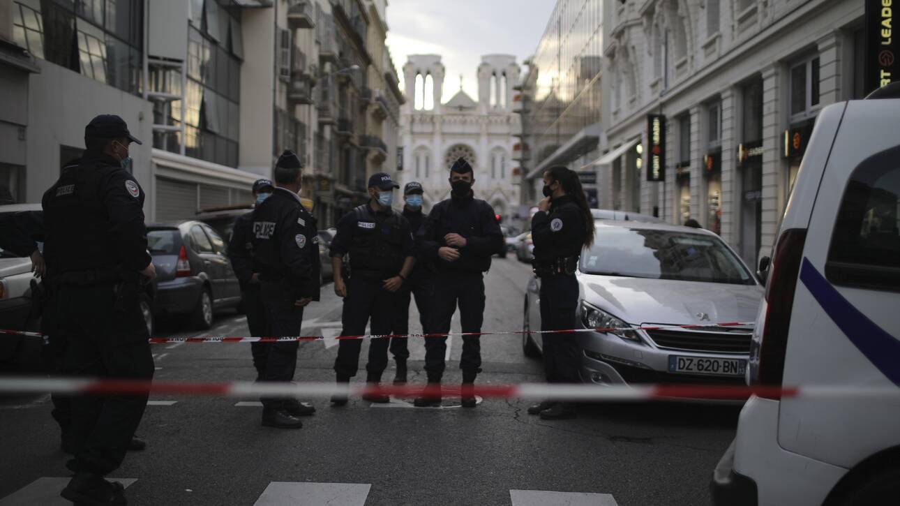 Αδιανόητο έγκλημα στη Γαλλία: Άνδρας έκαψε ζωντανή τη γυναίκα του αφού πρώτα την πυροβόλησε