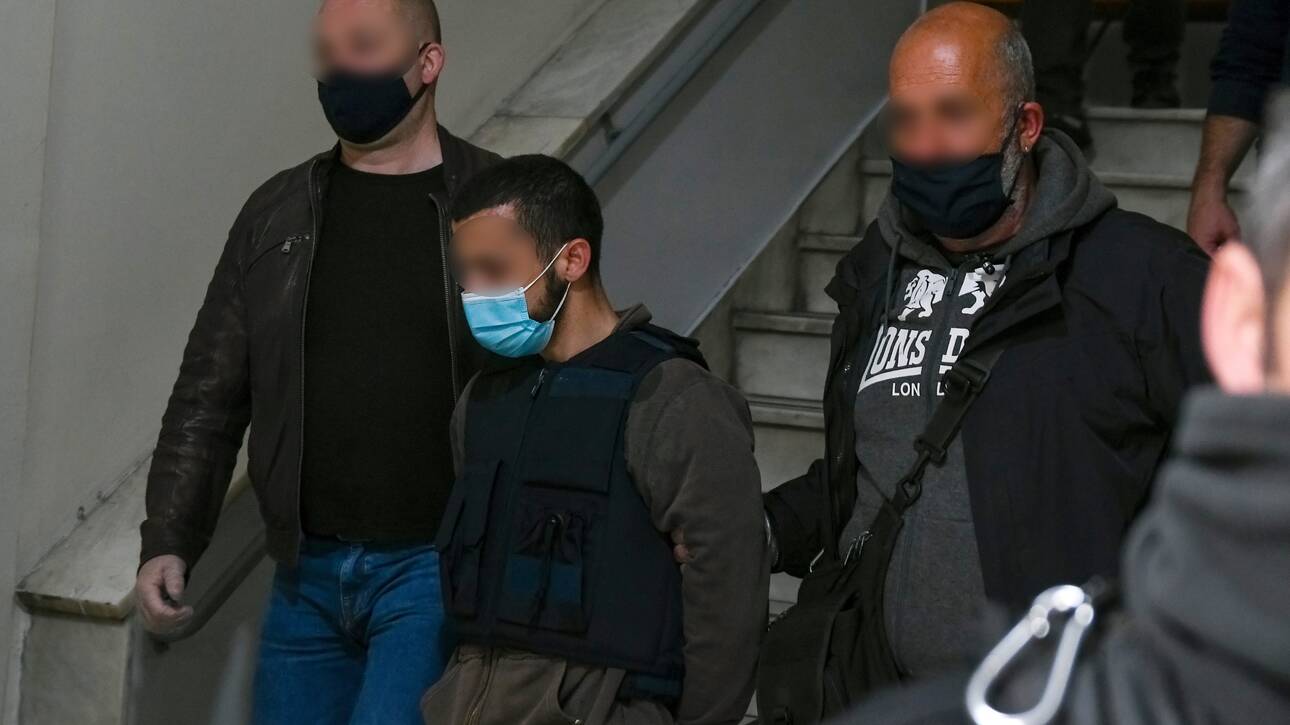 Διπλό φονικό στη Μακρινίτσα: Τα μηνύματα & οι απειλές του δράστη στην σύζυγό του λίγο πριν την τραγωδία (φώτο)