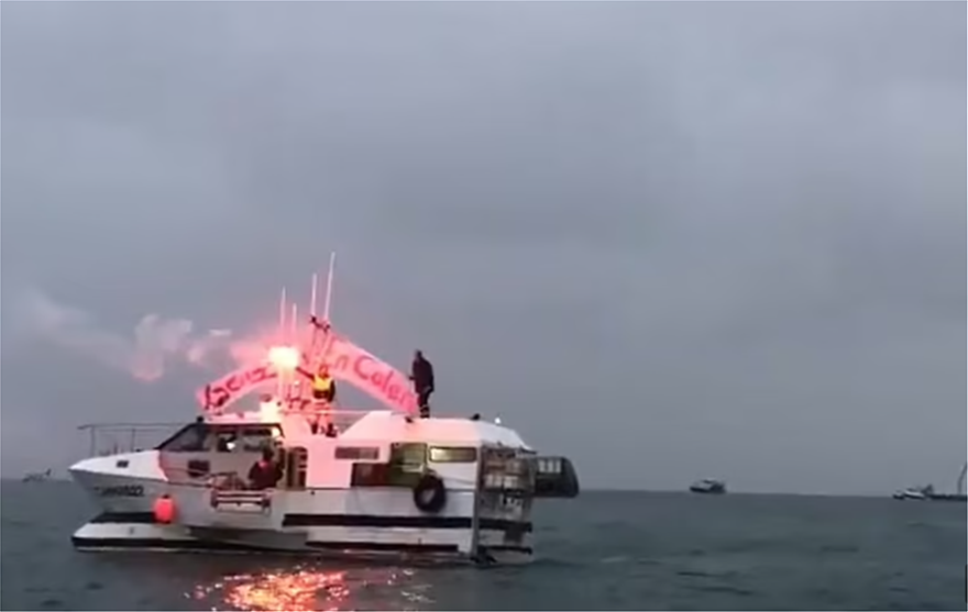 «Ναυμαχία του Τραφάλγκαρ» στην Μάγχη: Γάλλοι ψαράδες απέκλεισαν βρετανικά νησιά – Πυροβολισμοί ακόμα και με μουσκέτα!