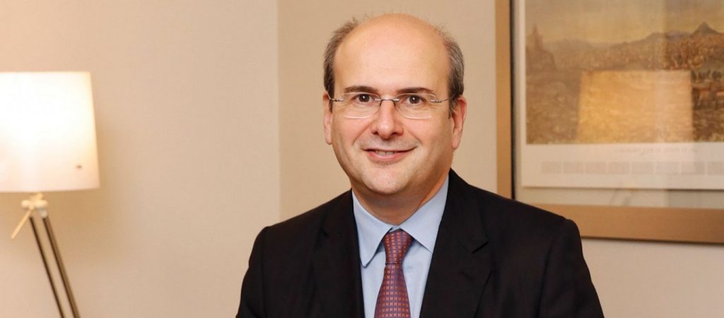 Κ.Χατζηδάκης: «Η κατάργηση του 8ωρου ανήκει στη φαντασία των κομμάτων της αντιπολίτευσης»