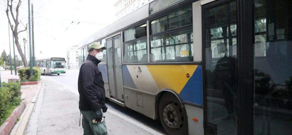 Σοβαρό επεισόδιο σε λεωφορείο στην Αθήνα – Ο οδηγός σήκωσε αλλοδαπό για να κάτσει κυρία