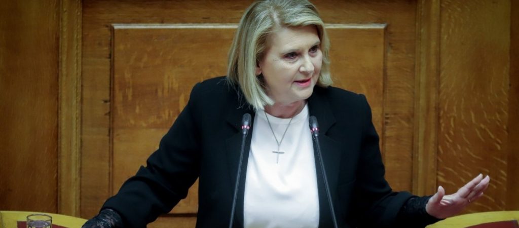 Όταν η Σ.Βούλτεψη είχε πει «Τι να την κάνει την πατέντα η ΕΕ; Κορνίζα;»