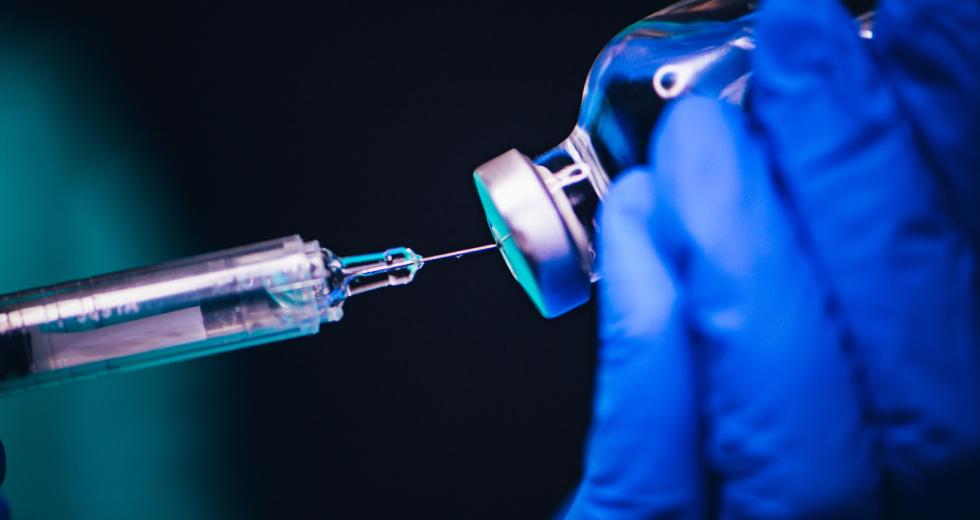 Άρση πατέντας – «Ειδικός» και για την παραγωγή εμβολίων ο Ν.Τζανάκης: «Τουλάχιστον 1-2 χρόνια για να στηθεί εργοστάσιο»