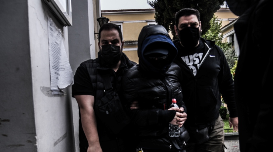 Στο ίδιο κελί με ένστολους κατηγορούμενους ο Μ.Φουρθιώτης