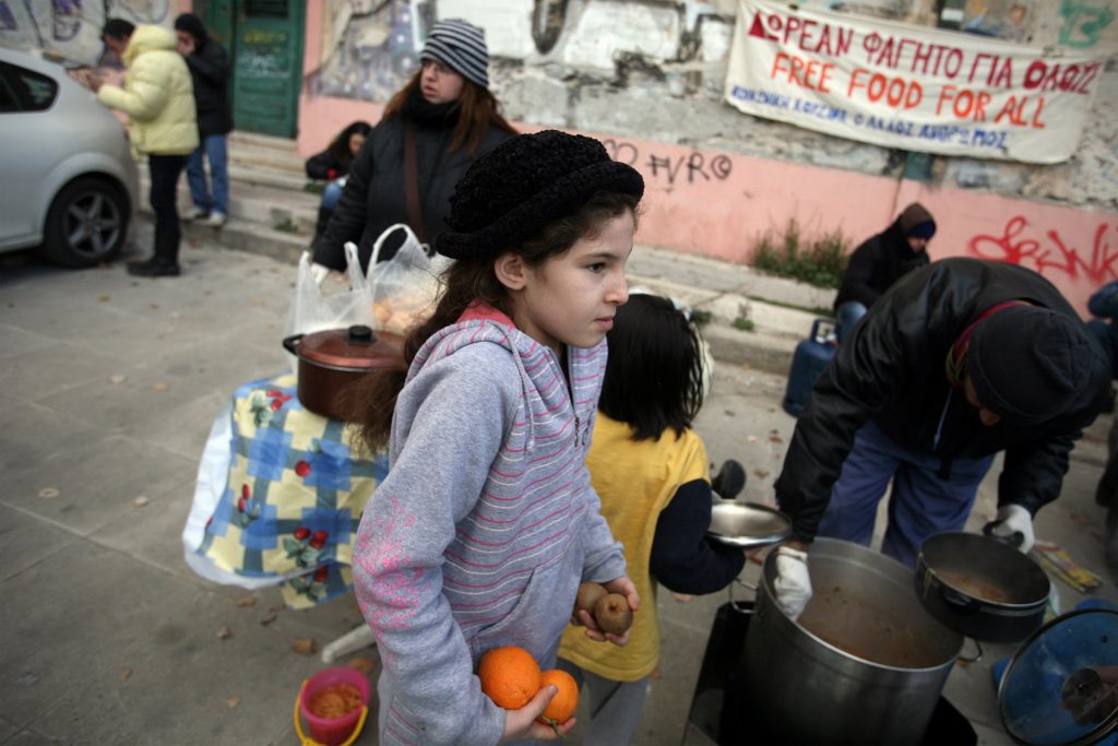 Eurostat: Tα παιδιά στην Ε.Ε. κινδυνεύουν με κοινωνικό αποκλεισμό
