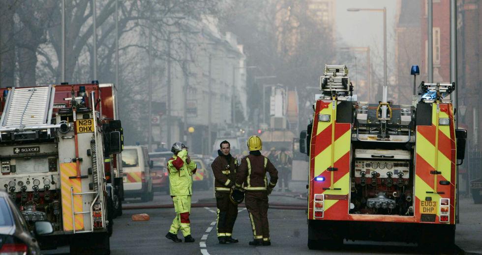 Πυρκαγιά ξέσπασε σε πύργο κοντά στο Κάναρι Γουάρφ του Λονδίνου