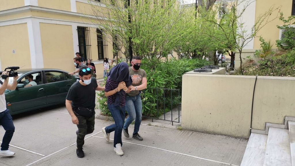 Ν.Σμύρνη – Υπόθεση 22χρονου: Τον αναγνώρισε νεαρή από την Κύπρο – «Αυτοϊκανοποιήθηκε πάνω μου σε στάση λεωφορείου»