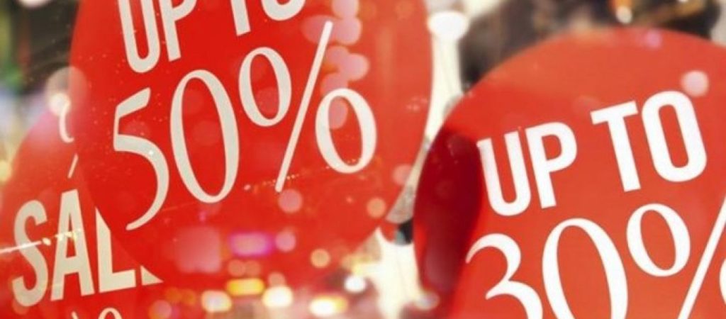 «Πρεμιέρα» σήμερα για τι ενδιάμεσες εκπτώσεις – Ανοιχτά τα καταστήματα την Κυριακή