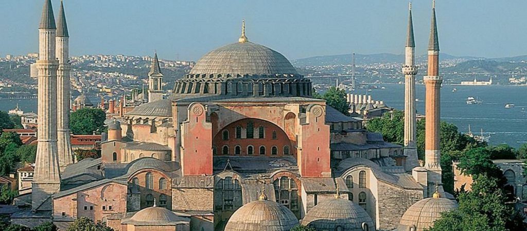 Νέα πρόκληση για την Αγία Σοφία: «Δεν υπάρχει άλλος θεός από τον Αλλάχ» (φώτο)