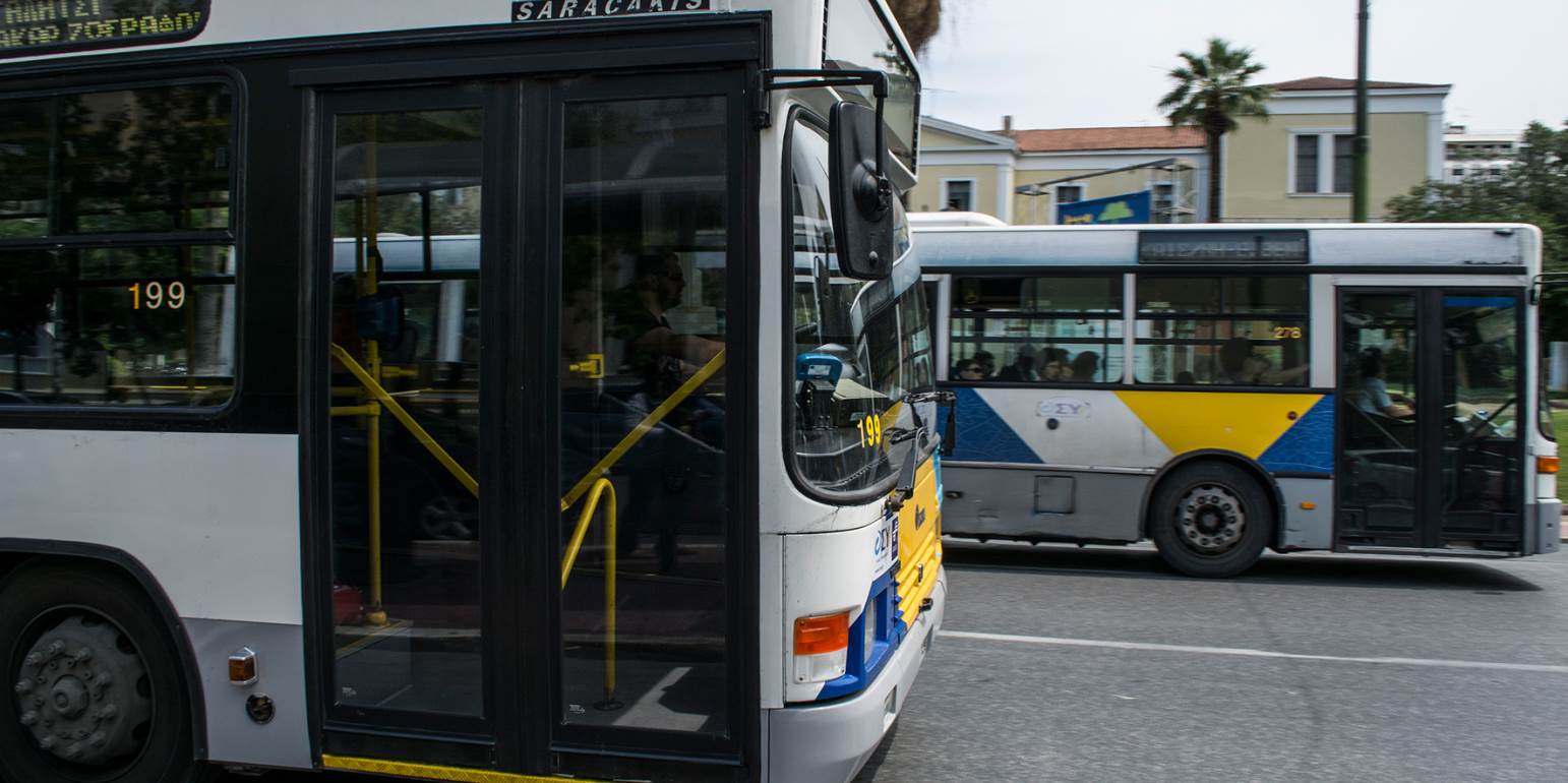 Στο πειθαρχικό ο οδηγός που ζήτησε από αλλοδαπό να σηκωθεί για να καθίσει γυναίκα με πρόβλημα υγείας σε λεωφορείο