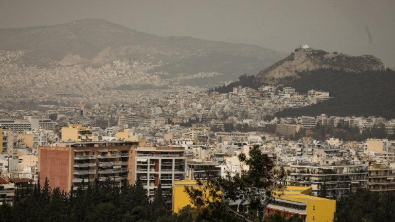 Καιρός: 32άρια με αφρικανική σκόνη σήμερα – Πού θα βρέξει