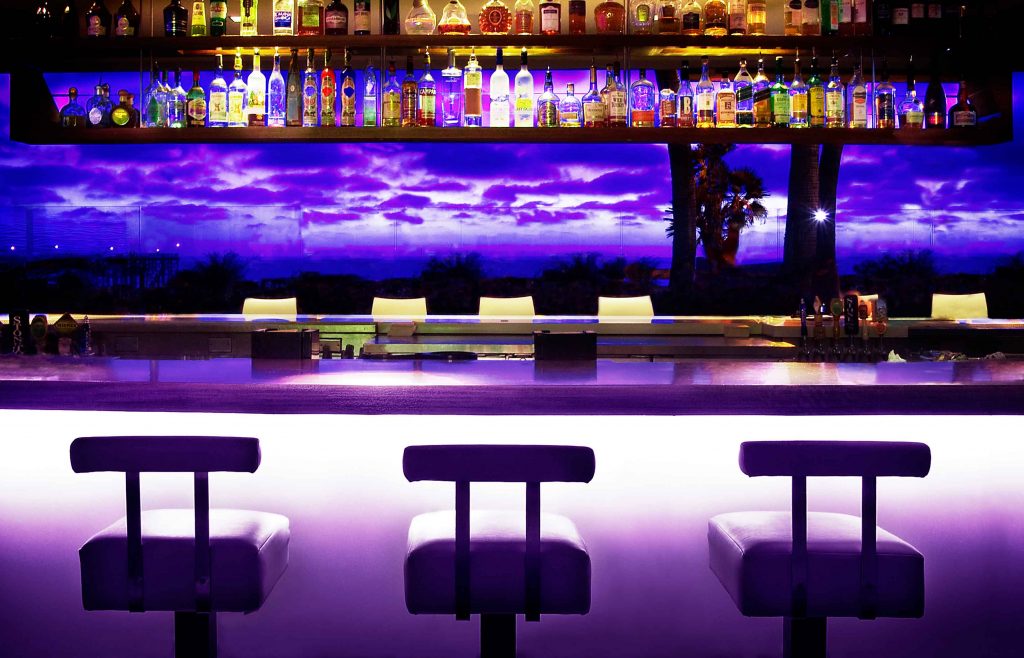 Κυβέρνηση: «Με το άνοιγμα του τουρισμού η απαγόρευση κυκλοφορίας θα ξεκινά στις 24:00»! – Νωρίς για ύπνο ή πρόστιμο;