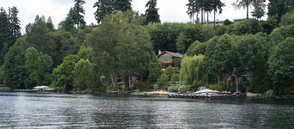 «Μάχη» για Μπιλ Γκέιτς και Μελίντα για την ονειρεμένη έπαυλη στις όχθες της λίμνης Ουάσιγκτον